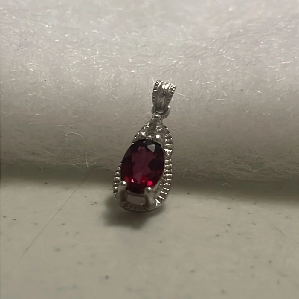 Elegant Sterling Silver 925 rj signed gemstone Pendant